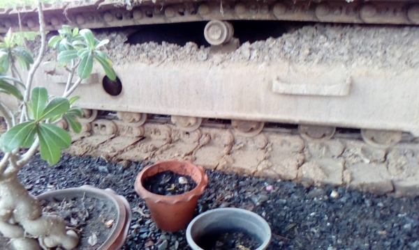 ขายคับโคมัสสุ128US สภาพเก่านอกใช้งานได้ไม่ถึง1ปีเอกสารอินวอยส์รถสวยพร้อมใช้