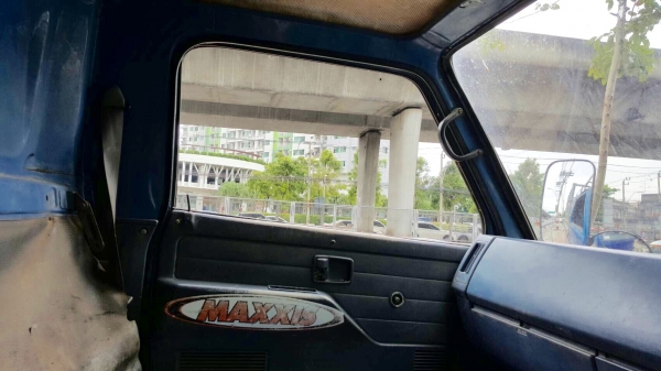 ขายหัวเก๋งNPRตามสภาพพื้นมีผุตามรูปพร้อมกระบะติดคอกเหล็กแป๊ปหนา เหมาสองอย่างเพียง 29000฿ ครับ