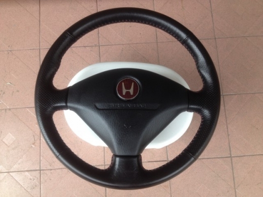 วง HONDA หนังรูเย็บด้ายเเดงโลโก้เเดงเก่าญี่ปุ่นเเท้สภาพสวยจัด วง HONDA หนังรูเย็บด้ายเเดงโลโก้เเดงเก่าญี่ปุ่นเเท้สภาพสวยจัด