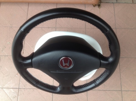 วง HONDA หนังรูเย็บด้ายเเดงโลโก้เเดงเก่าญี่ปุ่นเเท้สภาพสวยจัด วง HONDA หนังรูเย็บด้ายเเดงโลโก้เเดงเก่าญี่ปุ่นเเท้สภาพสวยจัด