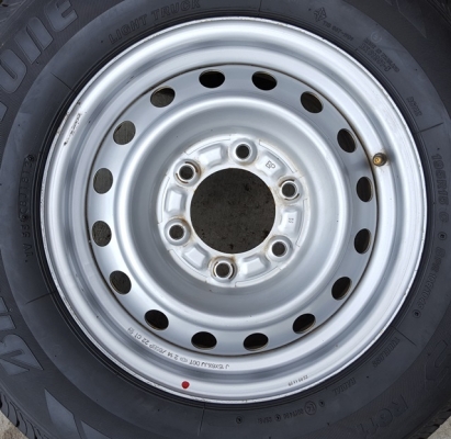 ขายล้อกะทะ15 6รู ยาง195R15 ปี13  4 ล้อ