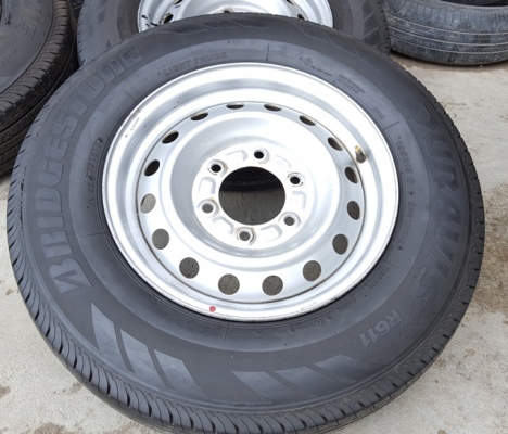 ขายล้อกะทะ15 6รู ยาง195R15 ปี13  4 ล้อ