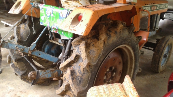 ขายตามสภาพรถไถคูโบต้า22แรงไม่มีโฟวินมีพานหลัง