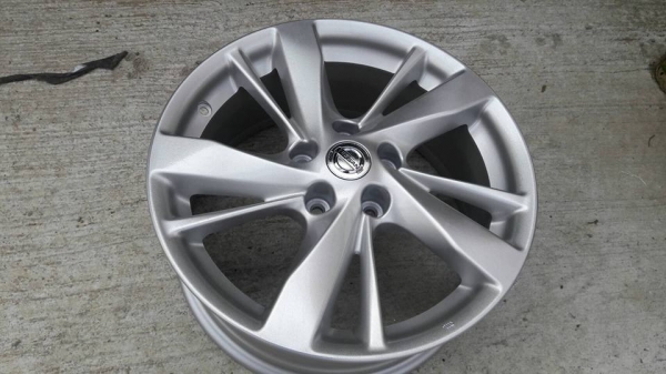 ขายแม็ก teana 17" สนใจติดต่อ ตาเล็ก ล้อและยางครับ 081-3747940 ขายแม็ก teana 17" สนใจติดต่อ ตาเล็ก ล้อและยางครับ 081-3747940