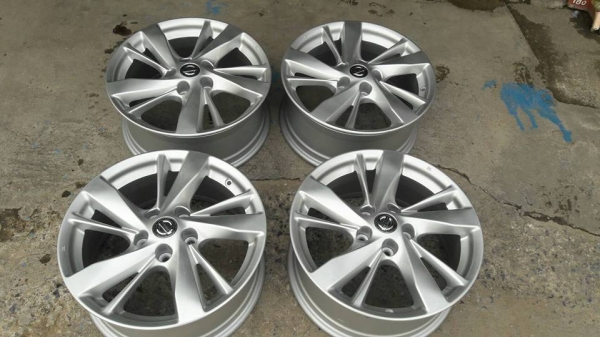 ขายแม็ก teana 17" สนใจติดต่อ ตาเล็ก ล้อและยางครับ 081-3747940 ขายแม็ก teana 17" สนใจติดต่อ ตาเล็ก ล้อและยางครับ 081-3747940