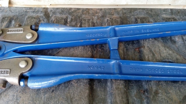 ขายกรรไกรตัดเหล็กRECORD NO.942 Made in England.เก่าเก็บ ขายกรรไกรตัดเหล็กRECORD NO.942 Made in England.เก่าเก็บ