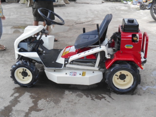 รถตัดหญ้า OREC RM82B 11 แรง พร้อมใช้งาน