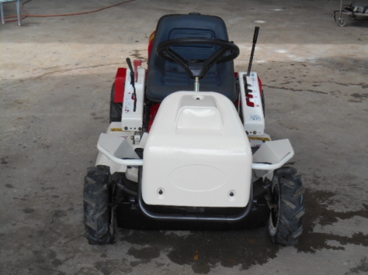 รถตัดหญ้า OREC RM82B 11 แรง พร้อมใช้งาน