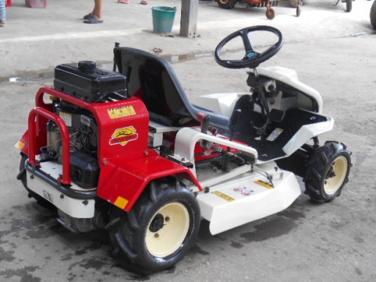 รถตัดหญ้า OREC RM82B 11 แรง พร้อมใช้งาน