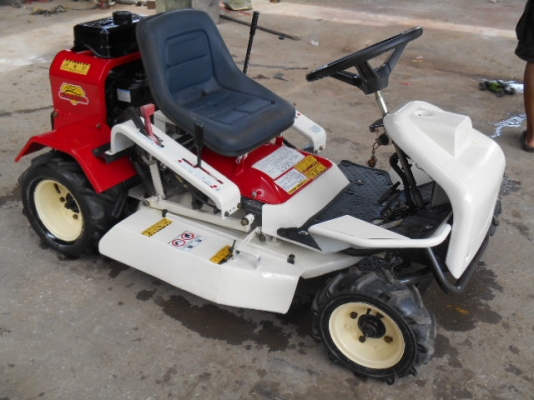 รถตัดหญ้า OREC RM82B 11 แรง พร้อมใช้งาน