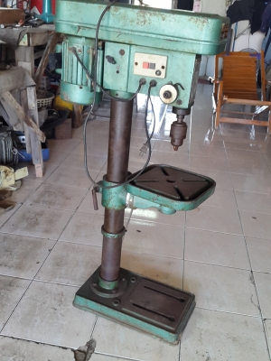 แท่นเจาะ ไต้หวัน สวยๆ เดิมๆ พร้อมใช้งาน ไฟบ้าน ขนาดกลาง 4,000