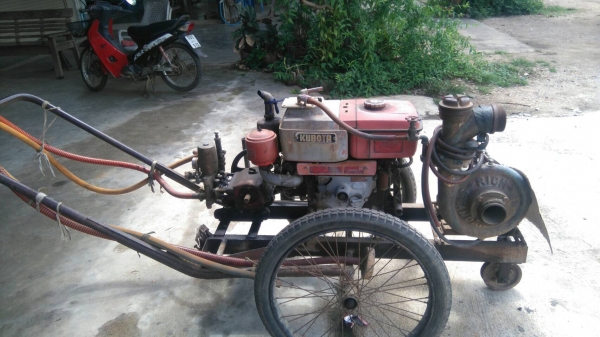 เครืองคูโบต้า9แรงรุ่นหม้อต้ม. พร้อมหัวฉีดยาโยชิ 1นิ้ว. ปั้มดูด น้ำ3นิ้ว. พร้อมรถเข้น ขาย20000