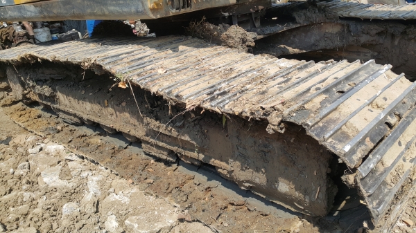 Volvo EC210B มีเล่มทะเบียนคะ รถพร้อมใช้ เครื่องดีเอวดีช่วงล่างแน่น ราคา 1,300,000. บาทต่อรองได้คะ