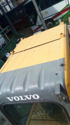 Volvo EC210B มีเล่มทะเบียนคะ รถพร้อมใช้ เครื่องดีเอวดีช่วงล่างแน่น ราคา 1,300,000. บาทต่อรองได้คะ Volvo EC210B มีเล่มทะเบียนคะ รถพร้อมใช้ เครื่องดีเอวดีช่วงล่างแน่น ราคา 1,300,000. บาทต่อรองได้คะ