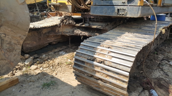 Volvo EC210B มีเล่มทะเบียนคะ รถพร้อมใช้ เครื่องดีเอวดีช่วงล่างแน่น ราคา 1,300,000. บาทต่อรองได้คะ