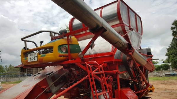 ขายรถเกี่ยวเกษตรพัฒนาไอ้หนุ่มไวไฟ 230เทอร์โบว์ ช่วงล่าง10ปั๊มไดกิ้น22 บิ้วเก็บงานแล้วพร้อมทำงาน