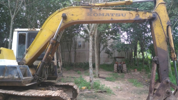 ขายรถแบคโฮ KOMATSU PC120-3 หัวคีปไม้พร้อมบุ้งกี๋ ราคา 350000 ขายรถแบคโฮ KOMATSU PC120-3 หัวคีปไม้พร้อมบุ้งกี๋ ราคา 350000