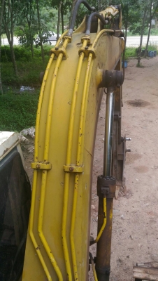 ขายรถแบคโฮ KOMATSU PC120-3 หัวคีปไม้พร้อมบุ้งกี๋ ราคา 350000