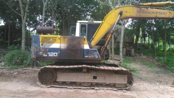 ขายรถแบคโฮ KOMATSU PC120-3 หัวคีปไม้พร้อมบุ้งกี๋ ราคา 350000 ขายรถแบคโฮ KOMATSU PC120-3 หัวคีปไม้พร้อมบุ้งกี๋ ราคา 350000