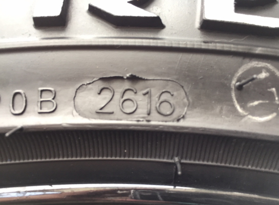 ล้อ Lenso รุ่นใหม่ล่าสุด ขอบ20 พร้อมยาง Monster 265 50 20 ปลายปี16 ใช้มาแค่ 1อาทิตย์ตุ่มหน้ายางอยู่ครบ