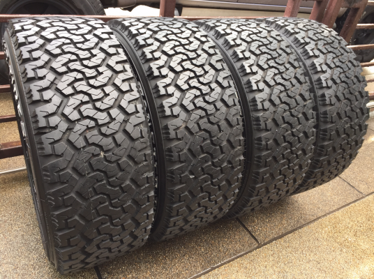 ล้อ Lenso รุ่นใหม่ล่าสุด ขอบ20 พร้อมยาง Monster 265 50 20 ปลายปี16 ใช้มาแค่ 1อาทิตย์ตุ่มหน้ายางอยู่ครบ