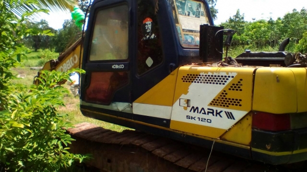 รถขุดcobelco120-///เล่มทะเบียนช่วงดีโซ่ใหม่2เส้น