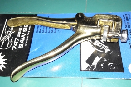 ขายคัดคองเลื่อยตราหมึกเบ็ด Made in England.เก่าเก็บ ขายคัดคองเลื่อยตราหมึกเบ็ด Made in England.เก่าเก็บ