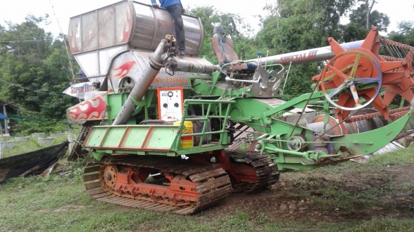 คันที่ 1. บางไทรการช่าง โซ่ใหม่ 2 เส้น แทร็คใหม่ ลงนาปี มารอบเดียวสภาพสวยครับ  เครื่อง ho7d turbo ปั้มไดกิ้น 22  ราคา 520,000