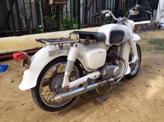 ขายc 92 ขายถูกๆ 17500 สภาพตามรูป เครื่องกดลงมีแรงอัด ไปไล่ไฟเอาเอง เคยขี่ได้ปกติ no book