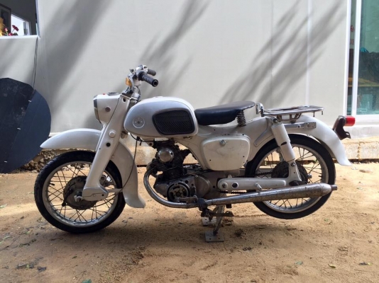 ขายc 92 ขายถูกๆ 17500 สภาพตามรูป เครื่องกดลงมีแรงอัด ไปไล่ไฟเอาเอง เคยขี่ได้ปกติ no book