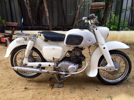 ขายc 92 ขายถูกๆ 17500 สภาพตามรูป เครื่องกดลงมีแรงอัด ไปไล่ไฟเอาเอง เคยขี่ได้ปกติ no book