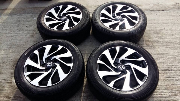 ขายล้อแม็กน้องๆป้ายแดง civic fc 16" ยางปี16 สนใจติดต่อ ตาเล็ก ล้อและยางครับ 081-3747940 ขายล้อแม็กน้องๆป้ายแดง civic fc 16" ยางปี16 สนใจติดต่อ ตาเล็ก ล้อและยางครับ 081-3747940