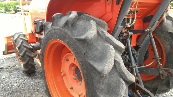 ขายรถไถ KUBOTA L3008 พร้อมอุปกรณ์ดันหน้า และผาน5ใหม่ รับประกันเครื่องยนต์     แถมขนส่งให้ฟรีๆๆ ทั่วประเทศไทย ราคา 315,000 บาท อ.แกลง จ.ระยอง   DC Tractor Rayong 0818618678,0899347475 https://www.facebook.com/DC-Tractor-Rayong-3071545327&hellip;/shop&amp;h