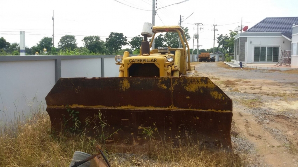 ขายรถแทรกเตอร์ CATERPILLAR.CAT.D6{ทะเบียน}