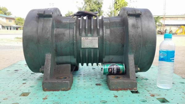 ** SOLD ** มอเตอร์สั่นเขย่าตัวใหญ่ TOKYO VIBRATING Made in JAPAN ขนาด 5000 kg ไฟ 380V สภาพใหม่ใช้น้อยเงาๆมาเทสได้!!