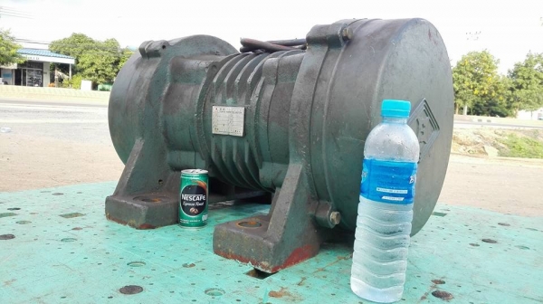 ** SOLD ** มอเตอร์สั่นเขย่าตัวใหญ่ TOKYO VIBRATING Made in JAPAN ขนาด 5000 kg ไฟ 380V สภาพใหม่ใช้น้อยเงาๆมาเทสได้!!