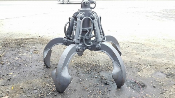 ตัวขยุ้มเศษเหล็ก เชคปั้มระบบไฮดรอลิคเรียบร้อยพร้อมติดตั้งใช้งาน