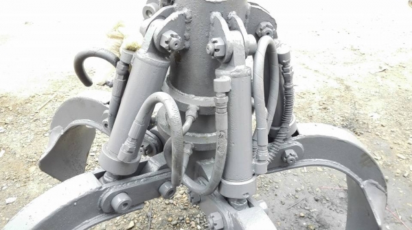 ตัวขยุ้มเศษเหล็ก เชคปั้มระบบไฮดรอลิคเรียบร้อยพร้อมติดตั้งใช้งาน