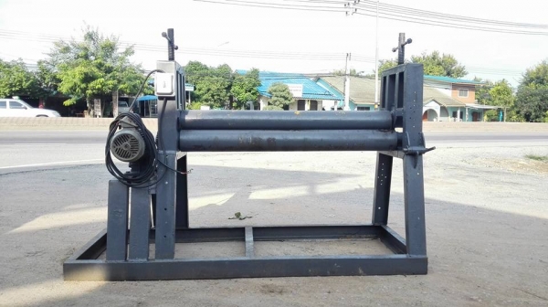 ** Sold ** เครื่องม้วนเหล็กแผ่น ขนาด 4 ฟุต 120 cm ม้วนหนา 4 mm สภาพสวยเงาๆพร้อมใช้งาน