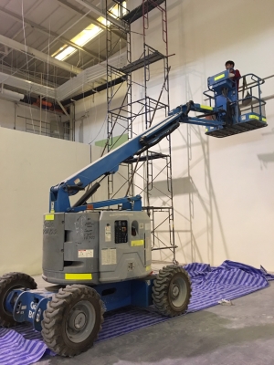 ขายด่วน รถกระเช้าไฟฟ้า ยี่ห้อ GENIE No.05 ลดราคาพิเศษ 15\% ด่วนจากราคาที่ประกาศ