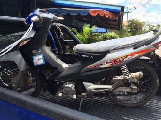 ขายhondaเวฟ100 ขอขายตามสภาพก่อนครับ ราคา 6500 บาท ขายhondaเวฟ100 ขอขายตามสภาพก่อนครับ ราคา 6500 บาท