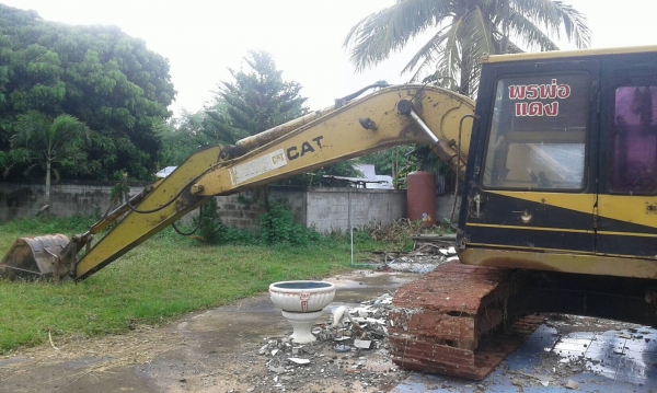 ขาย 425,000 CAT  E 120 B เครื่อง 6 BD เครื่องดี ปั้มแรง เอวดี ช่วงล่างดี รถพร้อมใช้เอกสารเล่มทะเบียน 090-772-3710 090-772-3708