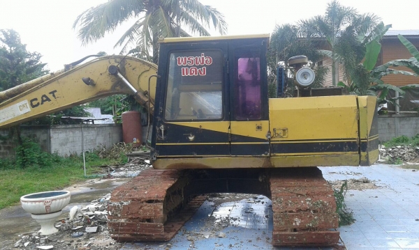 ขาย 425,000 CAT  E 120 B เครื่อง 6 BD เครื่องดี ปั้มแรง เอวดี ช่วงล่างดี รถพร้อมใช้เอกสารเล่มทะเบียน 090-772-3710 090-772-3708