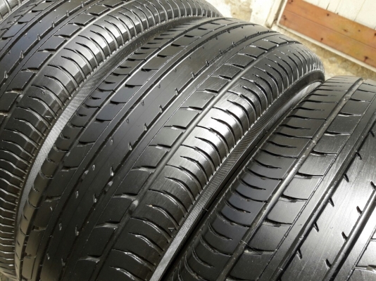 ยางYOKOHAMA 185 60R15 ปี2015 สภาพสวยดอกเยอะไม่มีป่ะถูกมากๆ