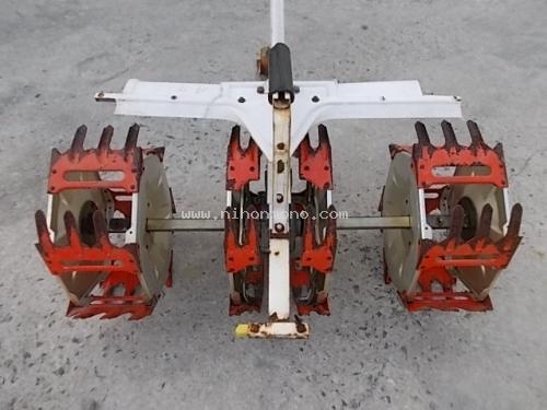 นำเข้าจากญี่ปุ่น สินค้ามีคุณภาพ  ราคากันเอง เครื่องกำจัดวัชพืชในร่องข้าว รหัสสินค้า : 80803135 ยี่ห้อ : KIORITZ รุ่น : PC-352