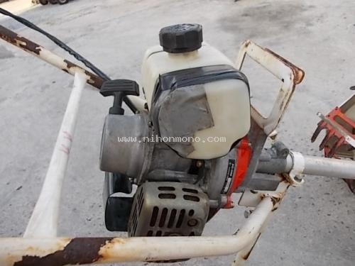 นำเข้าจากญี่ปุ่น สินค้ามีคุณภาพ  ราคากันเอง เครื่องกำจัดวัชพืชในร่องข้าว รหัสสินค้า : 80803135 ยี่ห้อ : KIORITZ รุ่น : PC-352