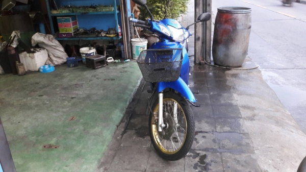 ขาย Honda Wave 125 S ปี 47 สตาร์ทมือ เครื่องดีเดิมๆ ชุดสีดี (เป็นรถป้ายเหลืองยกเลิก) ไมล์มันขึ้นสีหมื่อนกว่าโล เล่มพร้อมชุดโอน