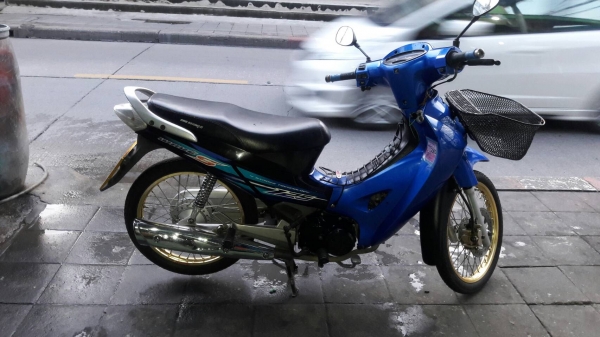 ขาย Honda Wave 125 S ปี 47 สตาร์ทมือ เครื่องดีเดิมๆ ชุดสีดี (เป็นรถป้ายเหลืองยกเลิก) ไมล์มันขึ้นสีหมื่อนกว่าโล เล่มพร้อมชุดโอน