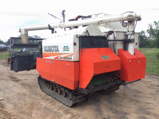 ขายรถเกี่ยวข้าว DC95 รถปี55 2600ชม.