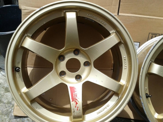 TE37 ขอบ18นิ้ว5รู114 กว้าง9นิ้ว สวยๆ 1 คู่ ราคา 3900 บาท